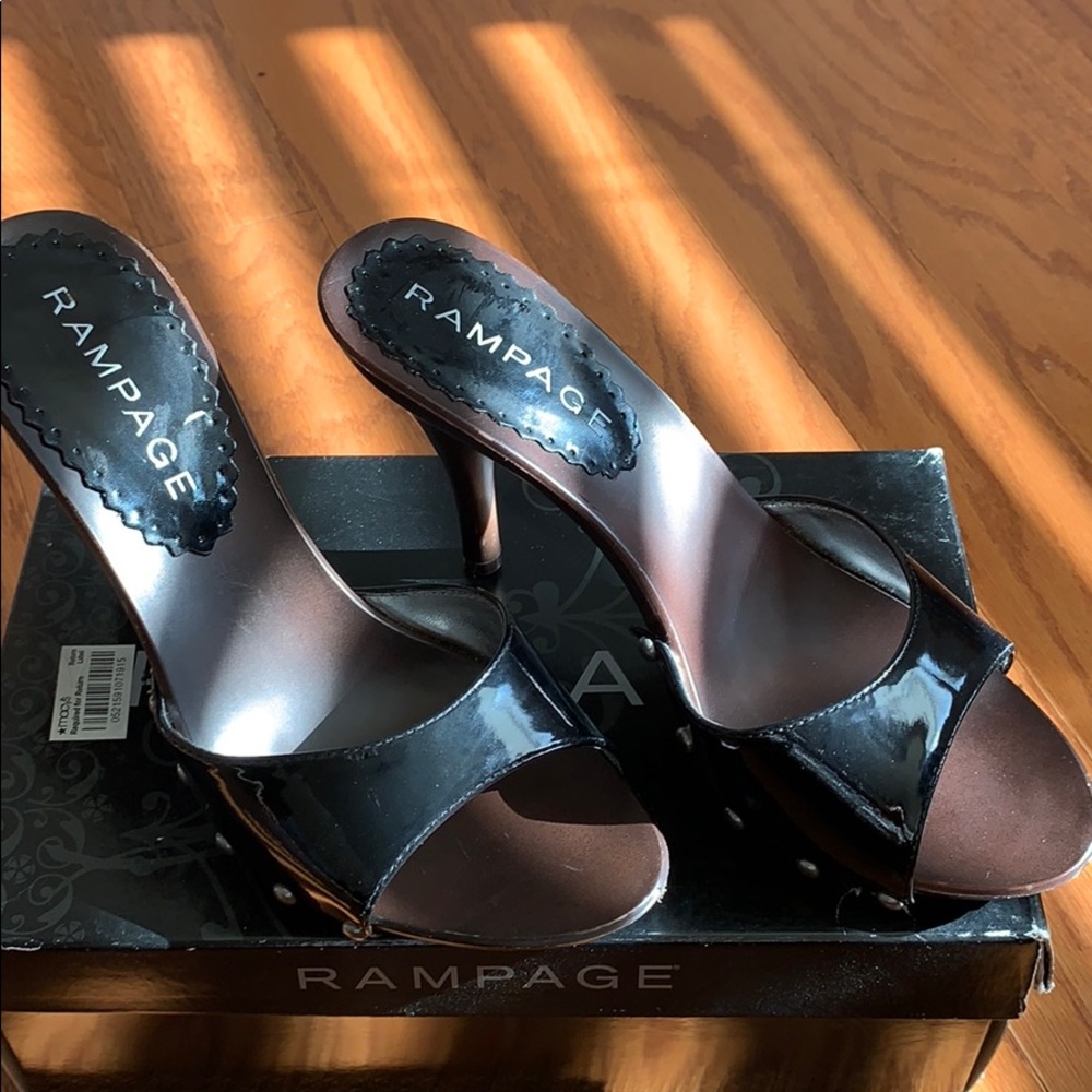 Ladies shoes